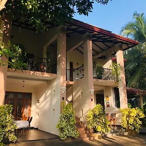 West Dene Bed & Breakfast Negombo